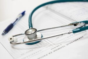 豊胸サプリと病院での処方薬の違いと価格は？